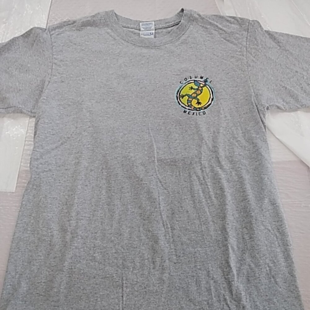 Women's grey Cozumel tshirt size medium by yazbeck